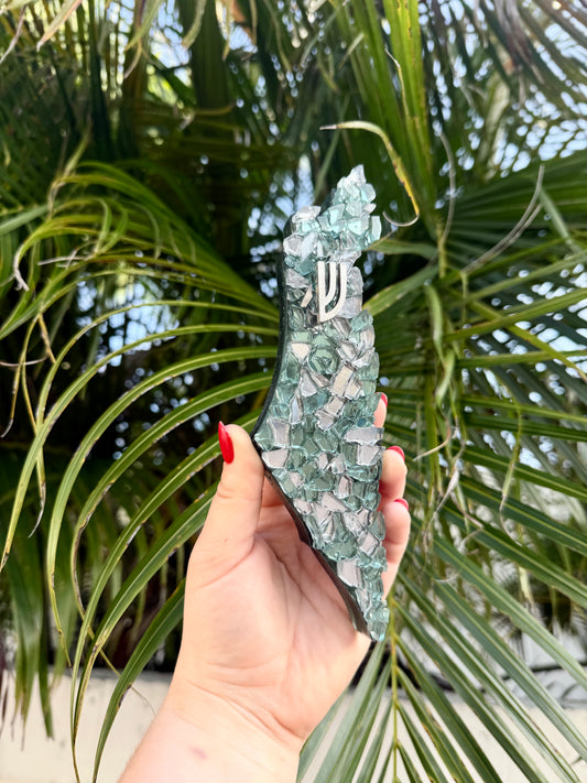 Emerald green-silver